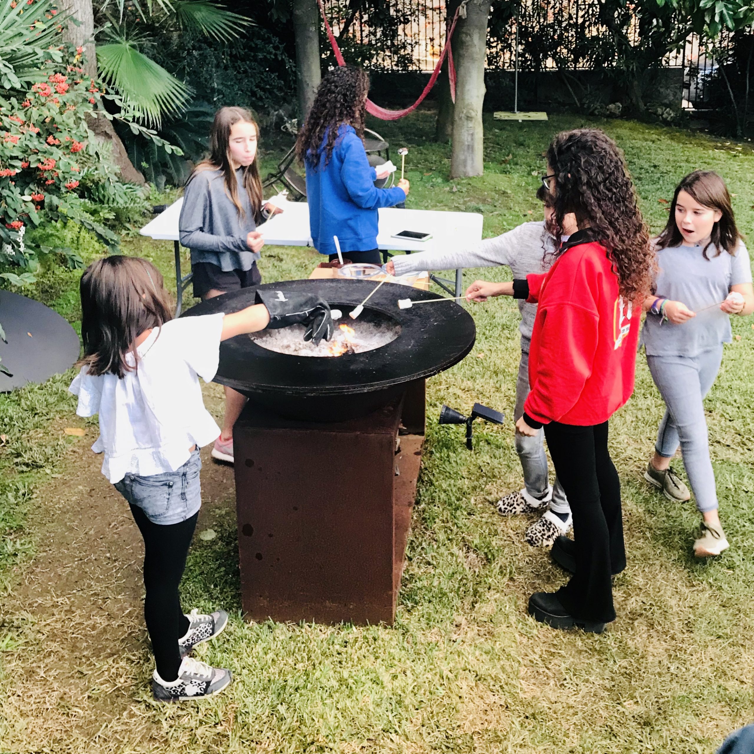 Barbacoa OFYR con mueble, tabla de corte y leñero (100 cm) 1 Barbacoa OFYR con mueble, tabla de corte y leñero (100 cm)